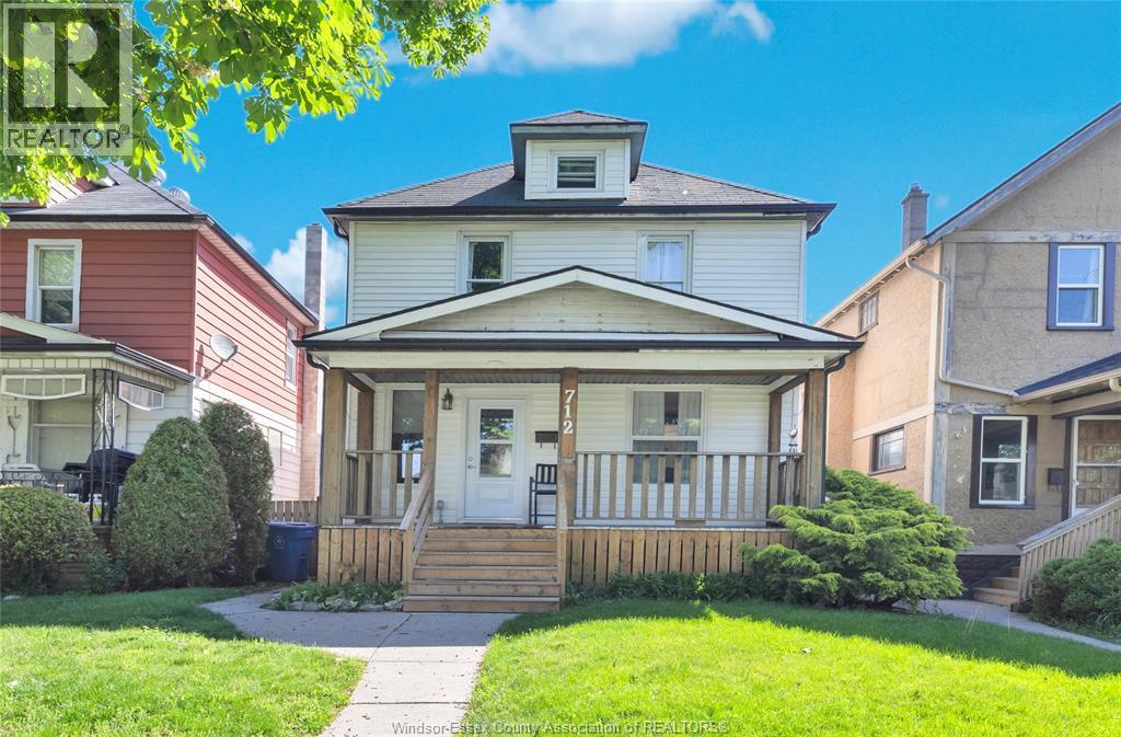 Single Family — 712 Gladstone, Windsor, Ontario