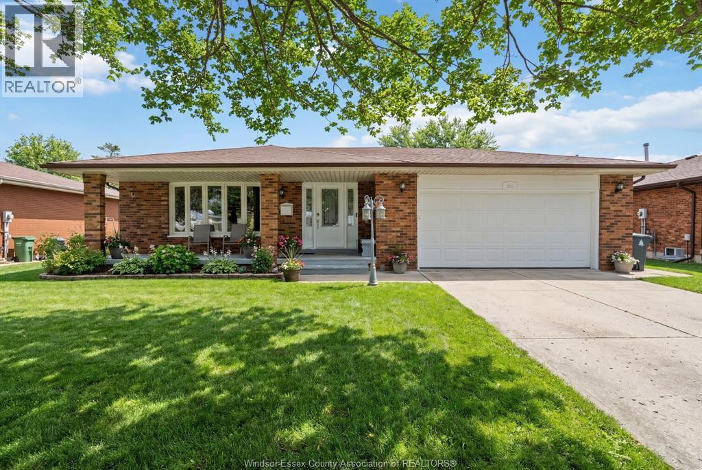 Single Family — 386 Woodridge, Tecumseh, Ontario