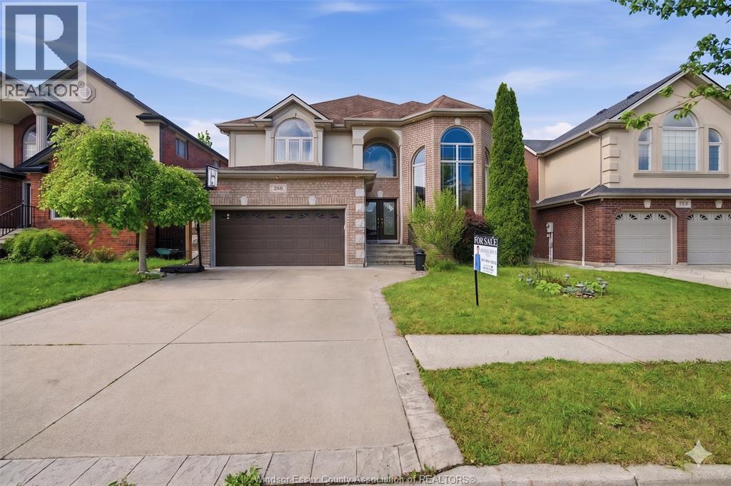 769 Massimo Crescent, Windsor — photograph 2