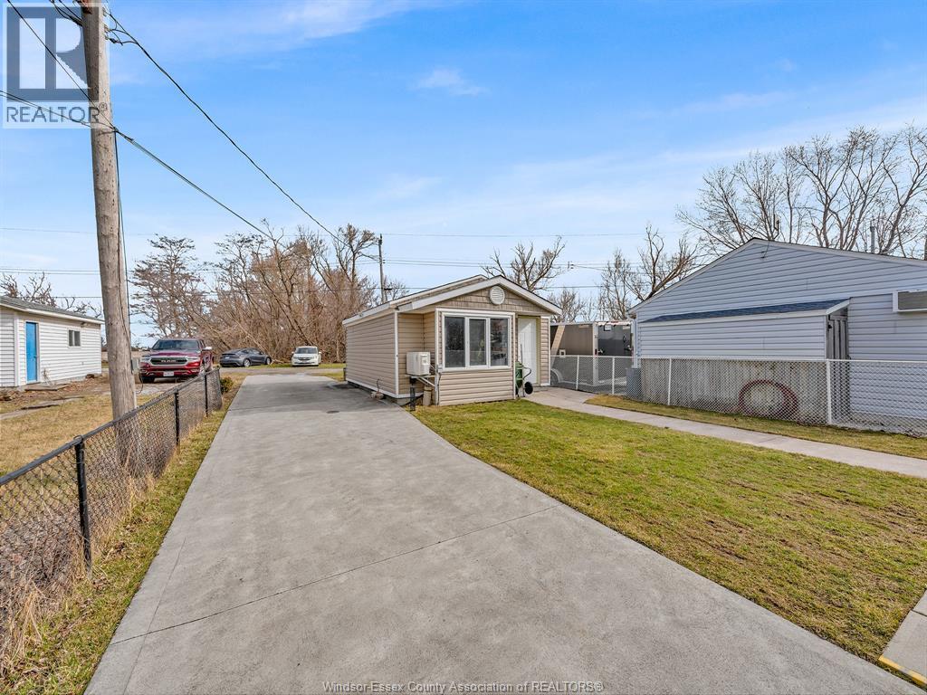515 Lypps Beach, Colchester — photograph 2