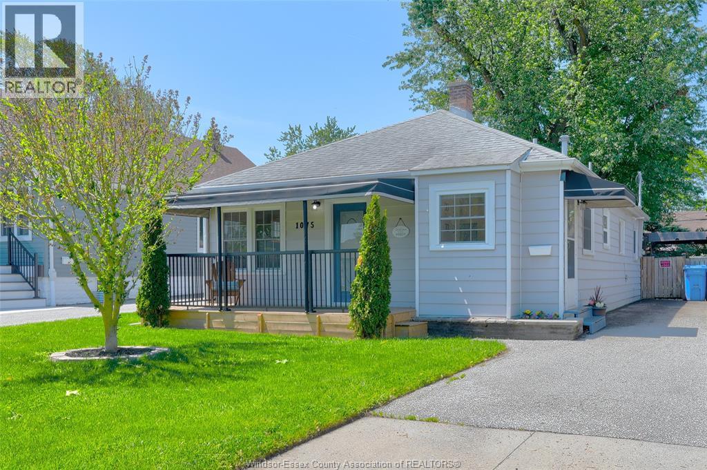 Single Family — 1075 Esdras Place, Windsor, Ontario