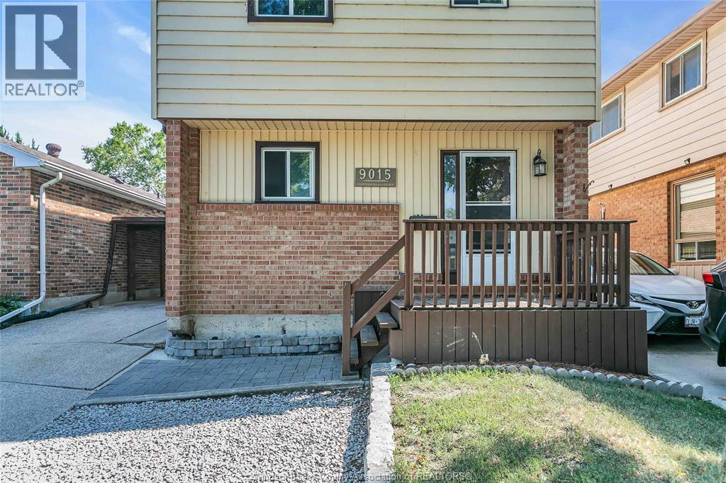 9015 Copperfield Court, Windsor — photograph 2