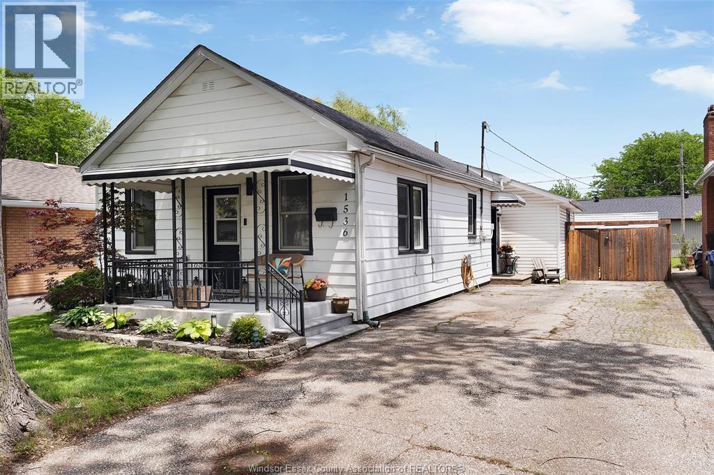 1536 Buckingham, Windsor — photograph 2