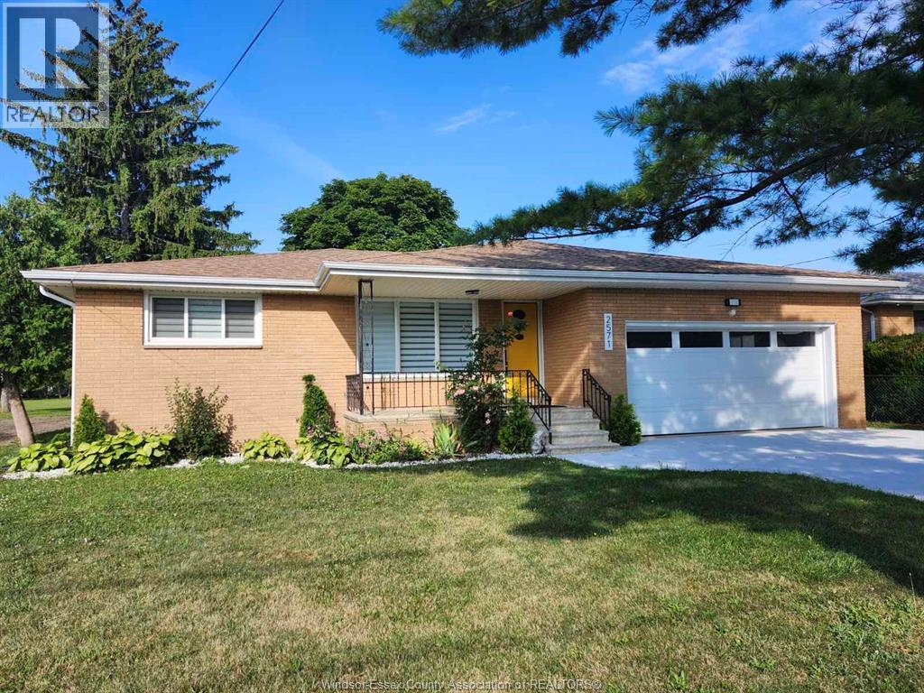 2571 Jos St Louis Avenue, Windsor — primary photograph