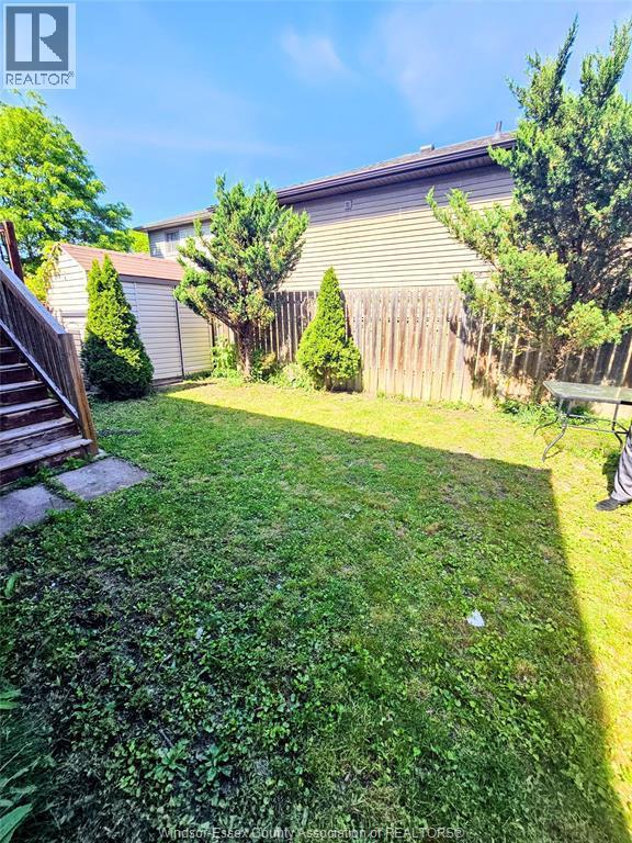 8232 Gregory Place, Windsor — photograph 3