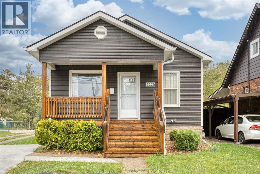 2226 Mercer Street, Windsor — primary photograph