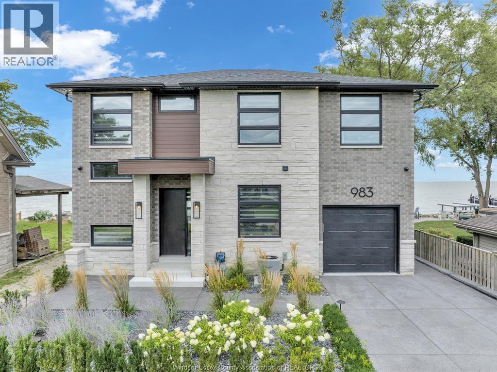 983 Lakeshore Park Road, Lakeshore — primary photograph