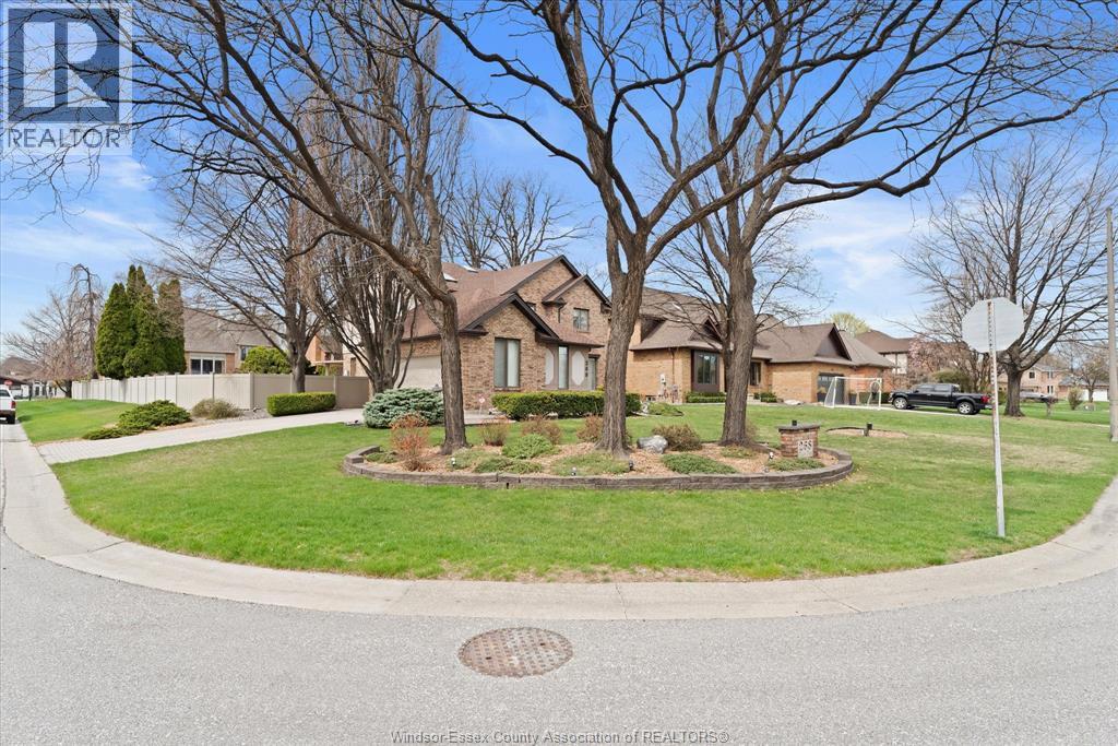 268 Majestic Drive, Lakeshore — photograph 3