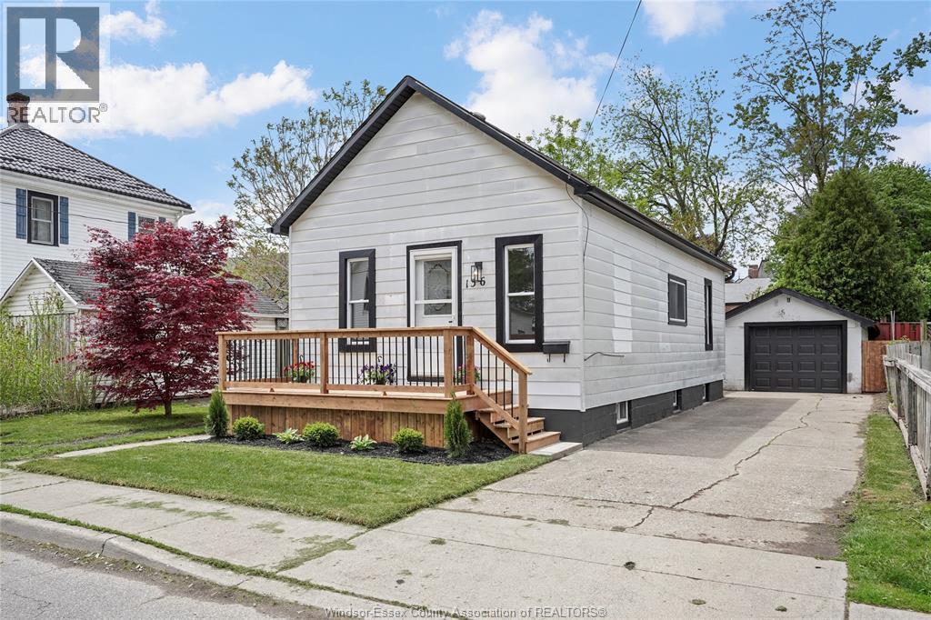 136 Adelaide Street, Chatham — primary photograph