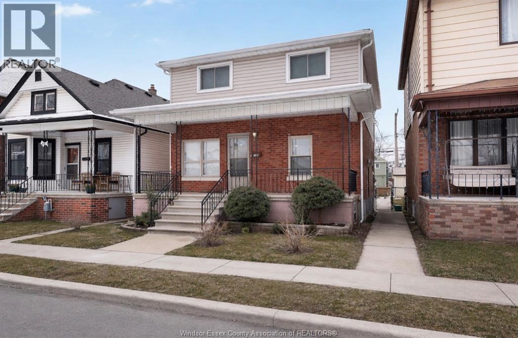 Single Family — 907 Gladstone Avenue, Windsor, Ontario