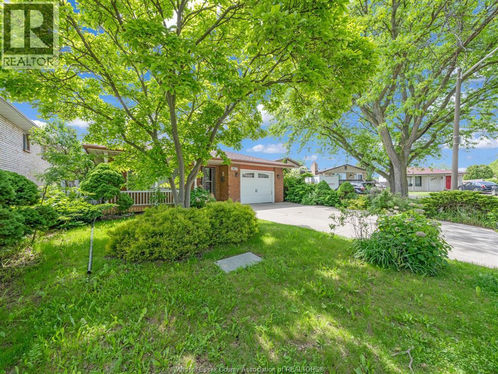 2823 Garvey Crescent, Windsor — photograph 3