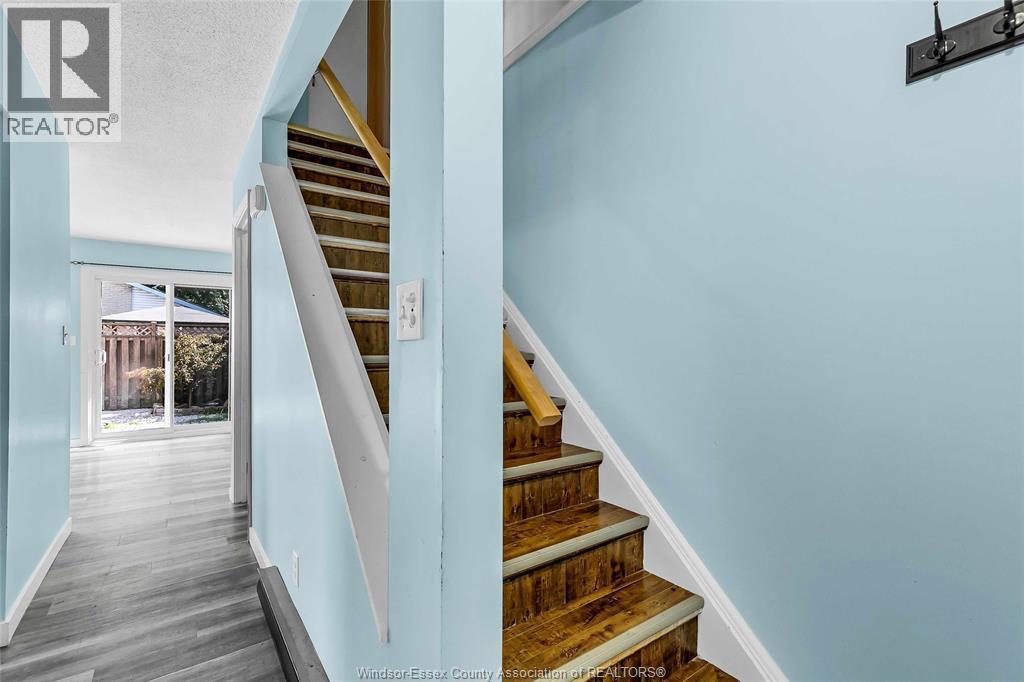 9015 Copperfield Court, Windsor — photograph 3