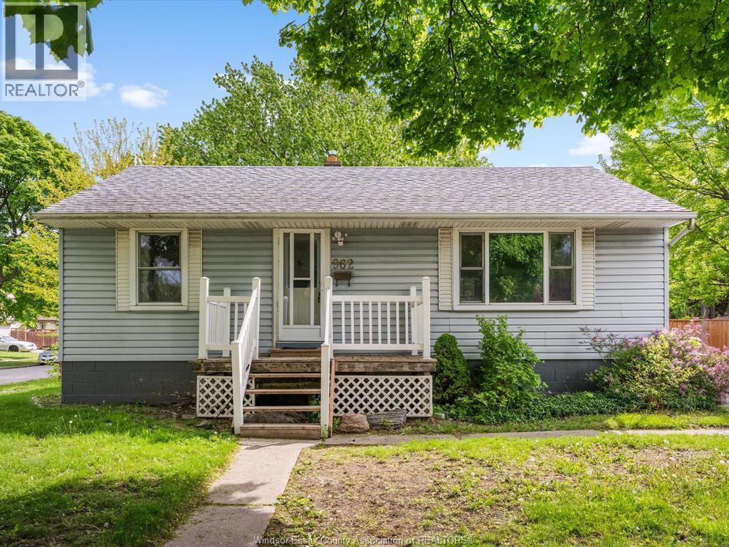 962 Merritt, Windsor — primary photograph