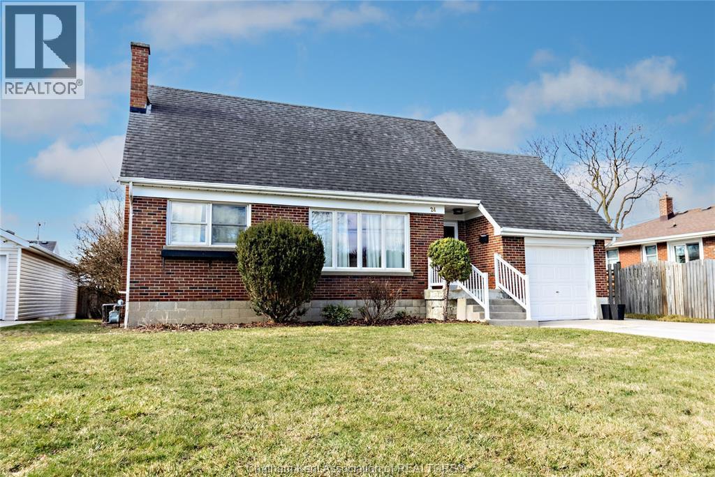 24 Simonton Drive, Chatham — primary photograph