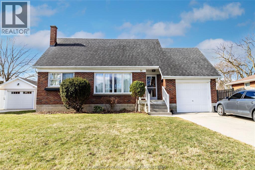 24 Simonton Drive, Chatham — photograph 2