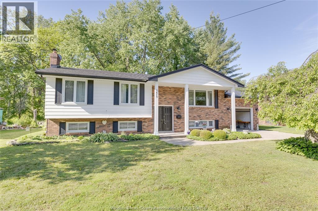 1675 Bouffard Road, LaSalle — primary photograph