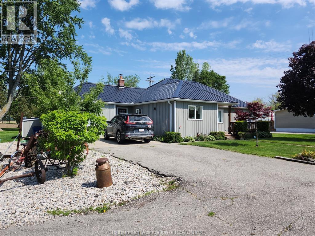 12937 Longwoods Road, Thamesville — primary photograph