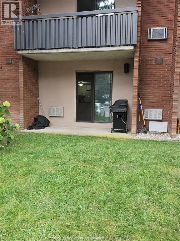 Single Family — 925 Grand Avenue, Chatham, Ontario