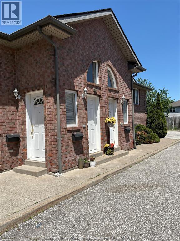 Multi-family — 2290 Daytona Avenue, Windsor, Ontario