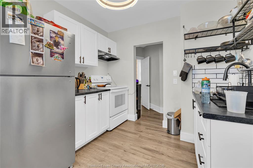 826 Jos Janisse Avenue, Windsor — photograph 3