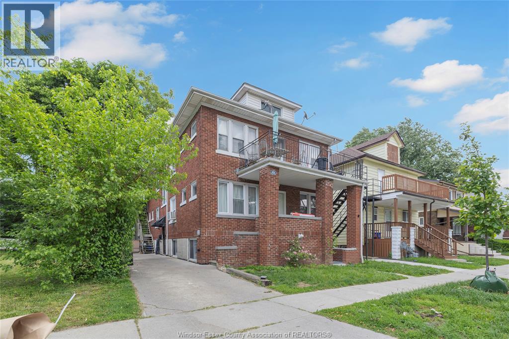 826 Jos Janisse Avenue, Windsor — photograph 2