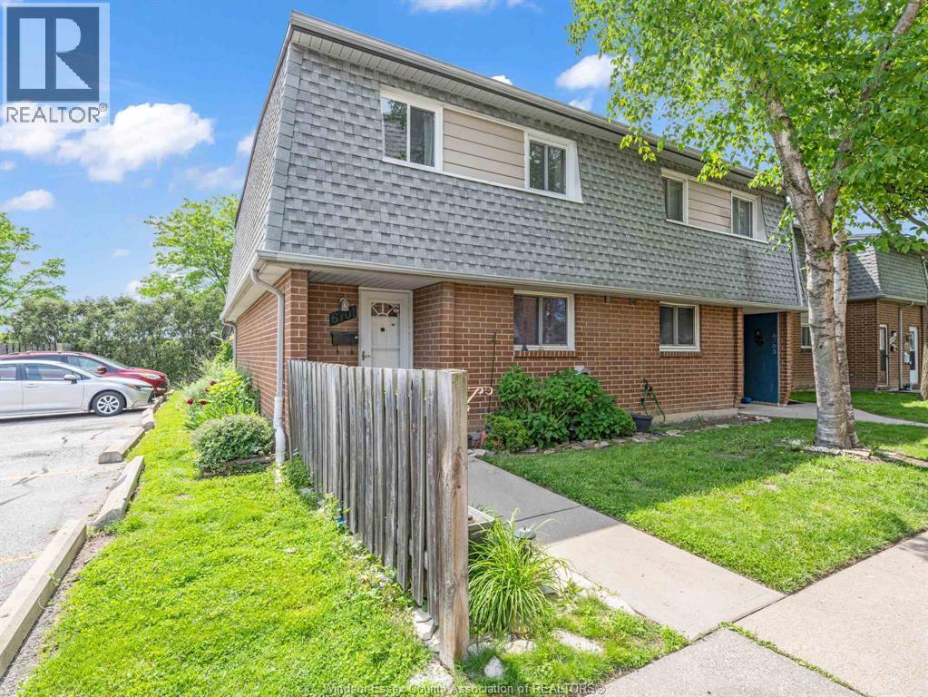 6701 Rose-Ville Garden Drive, Windsor — photograph 3
