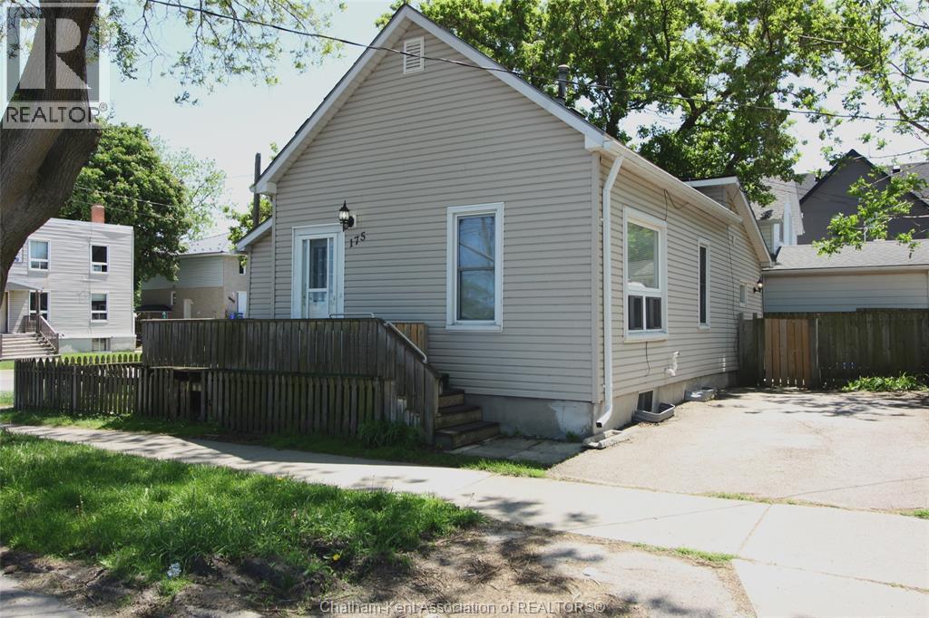 Single Family — 175 Davis Street, Sarnia, Ontario