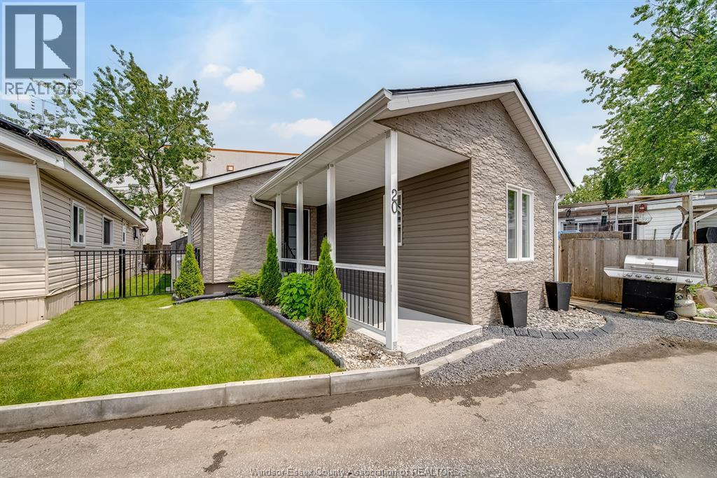 20 Bonita Avenue, Windsor — photograph 2