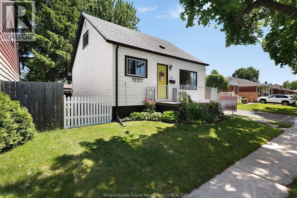 3815 Vaughan Street, Windsor — photograph 2