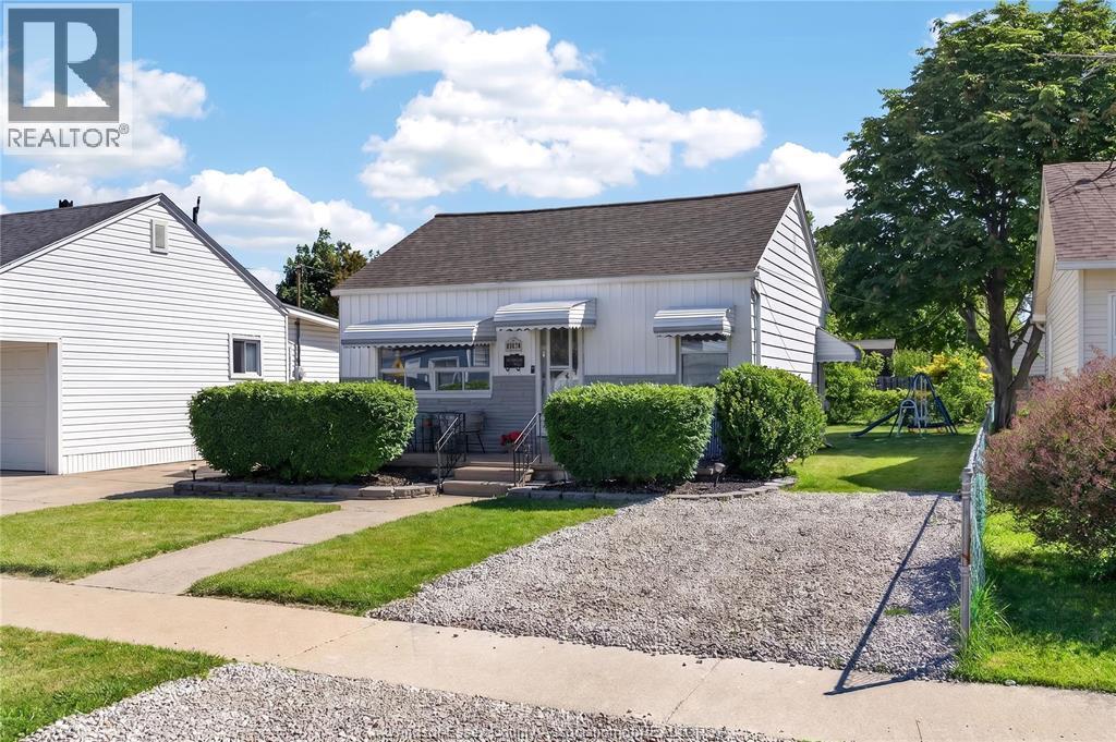 2276 Marentette, Windsor — photograph 2