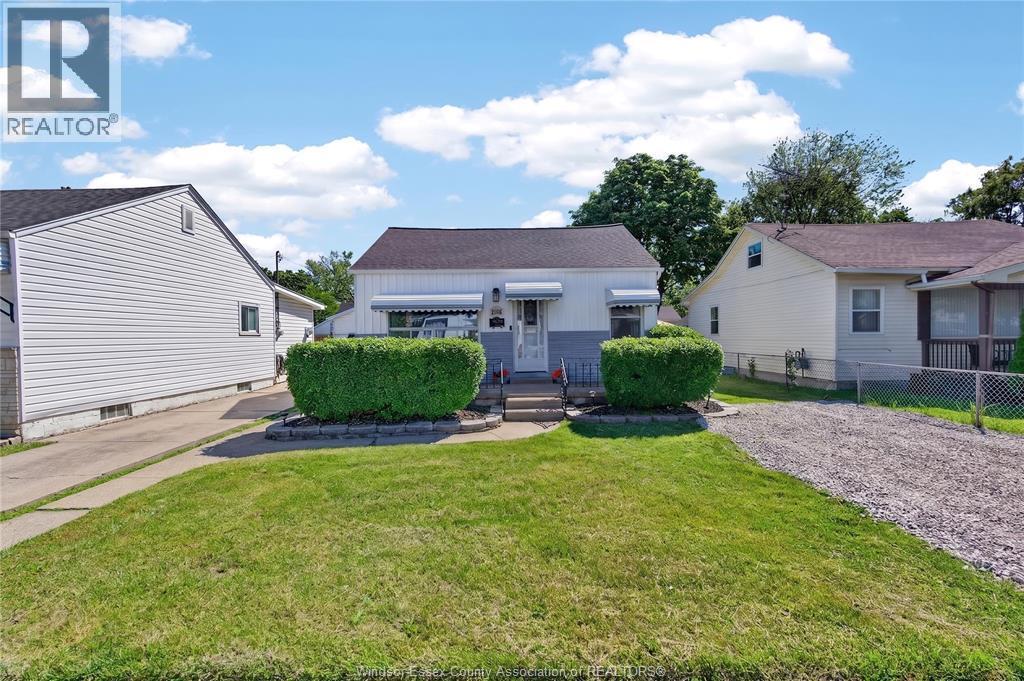 2276 Marentette, Windsor — photograph 3