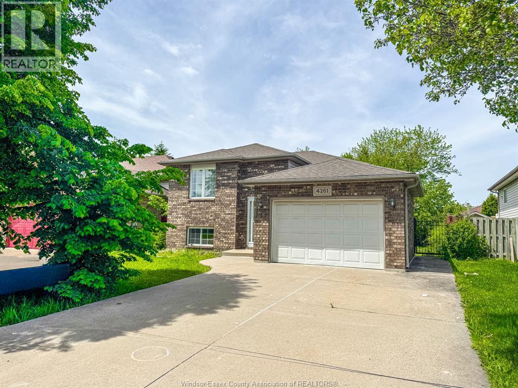 4261 Centurion, Windsor — photograph 2