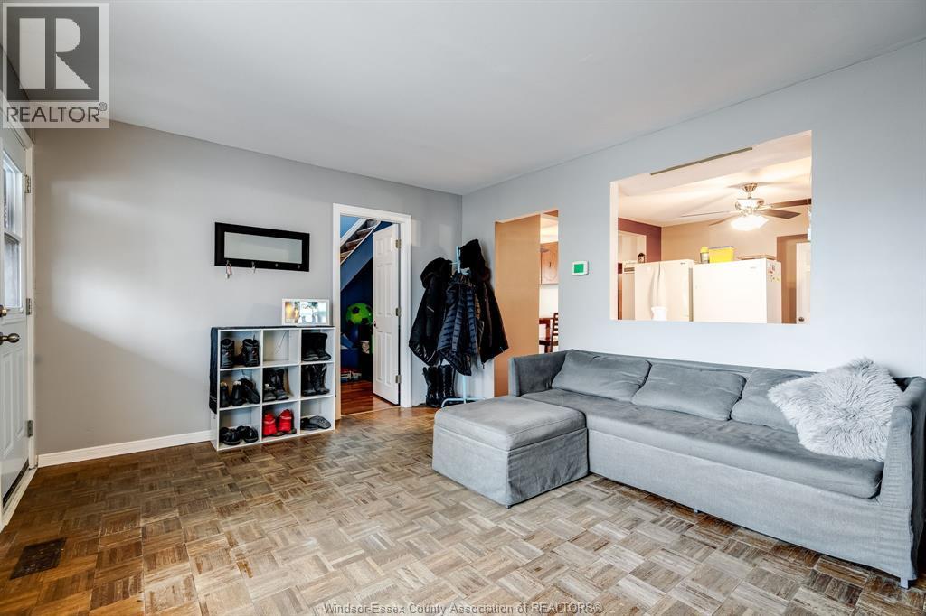 2332 Parent Avenue, Windsor — photograph 3