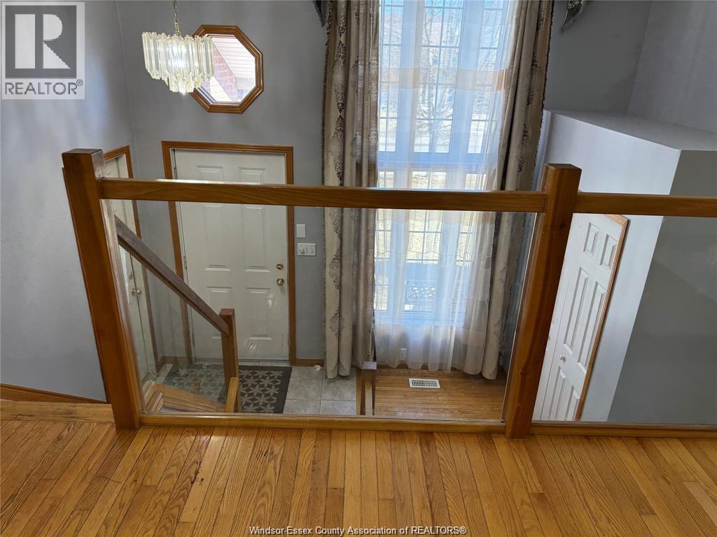 2643 Carissa #UPPER, Windsor — photograph 3
