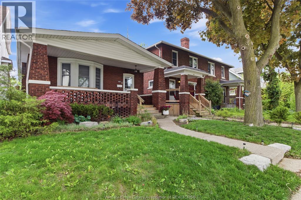 1220 Gladstone, Windsor — photograph 2