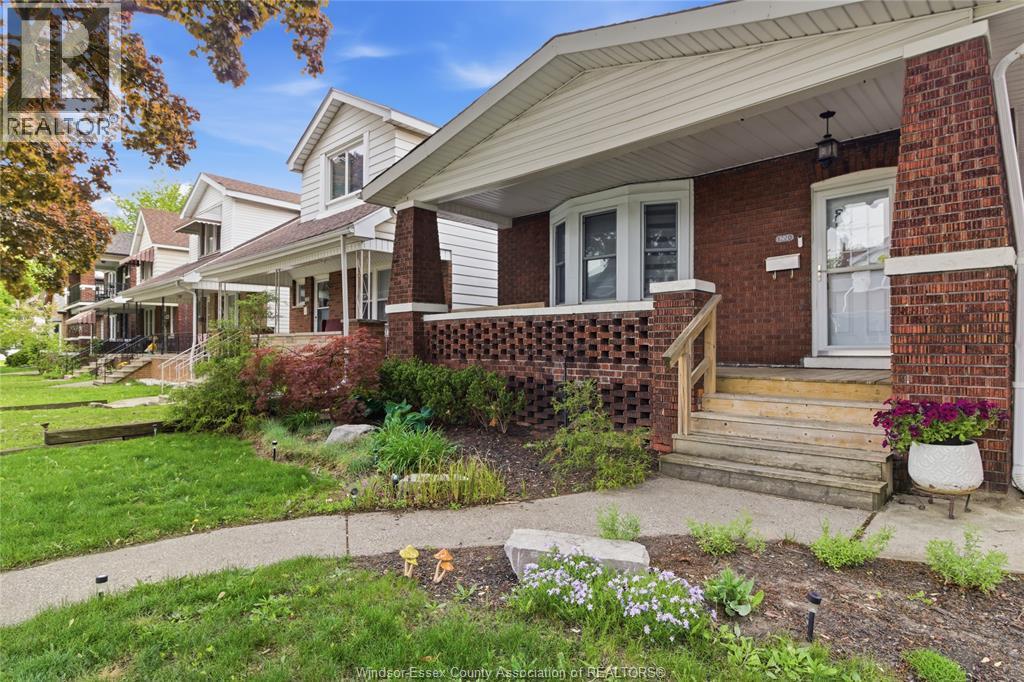 1220 Gladstone, Windsor — photograph 3