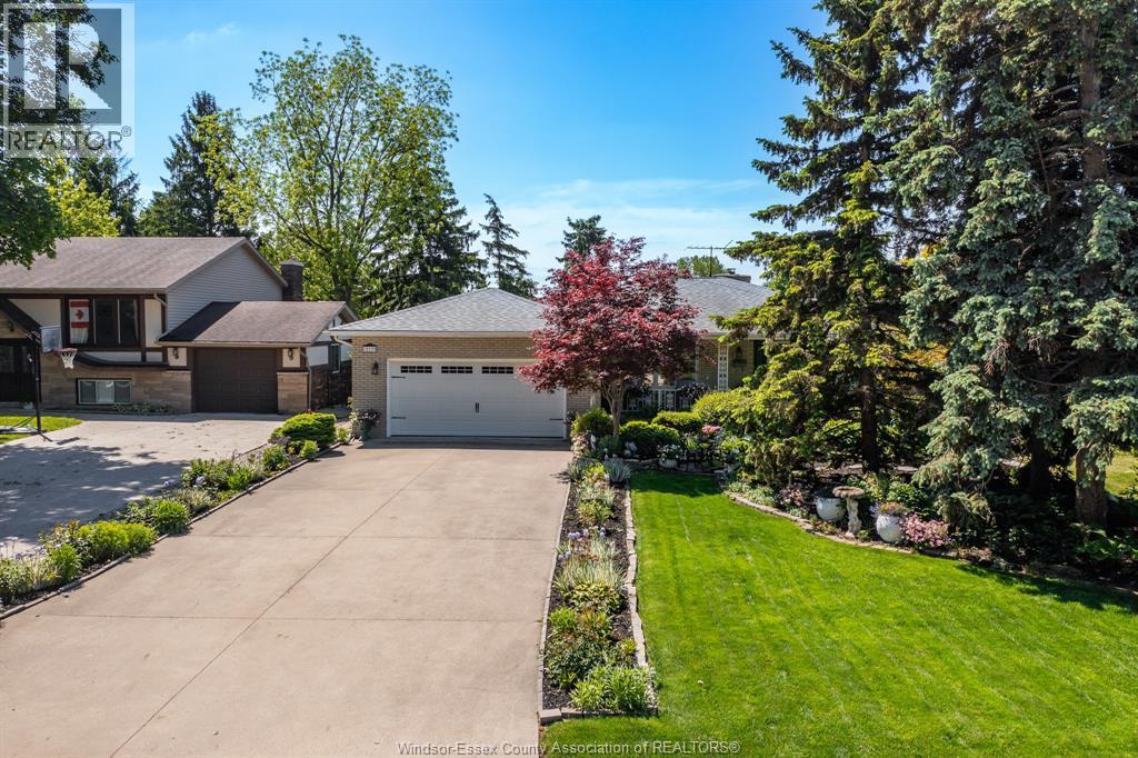 Single Family — 12139 Papineau, Tecumseh, Ontario