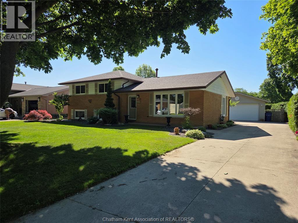 Single Family — 48 Parry Drive, Chatham, Ontario
