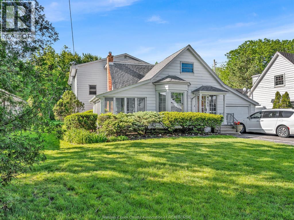 6565 Riverside Drive, Windsor — photograph 2