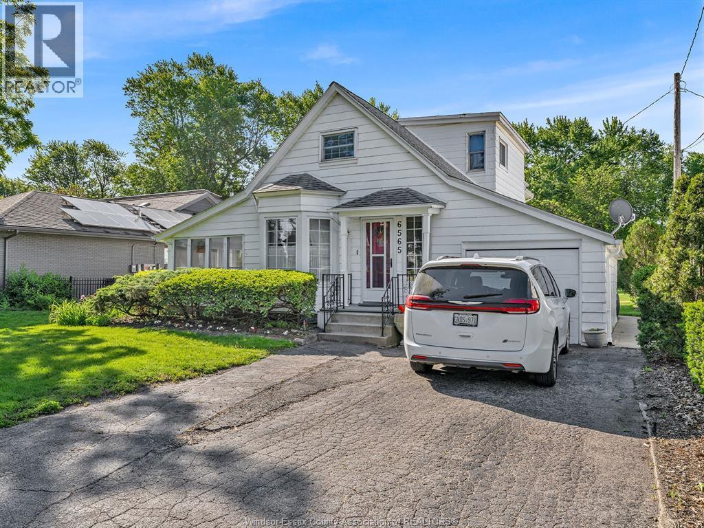 6565 Riverside Drive, Windsor — photograph 3