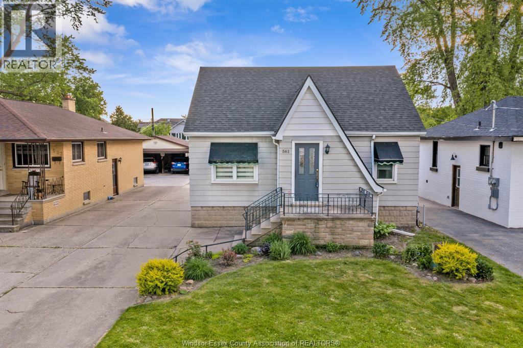 561 Elinor Street, Windsor — photograph 2