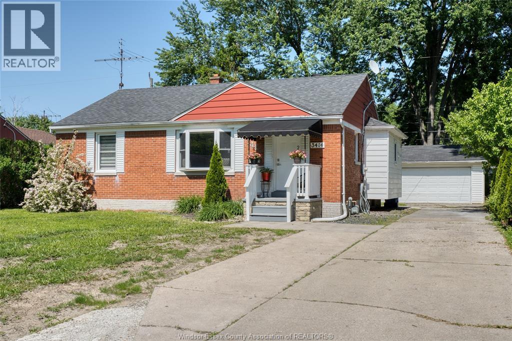 3414 Dominion Avenue, Windsor — photograph 2