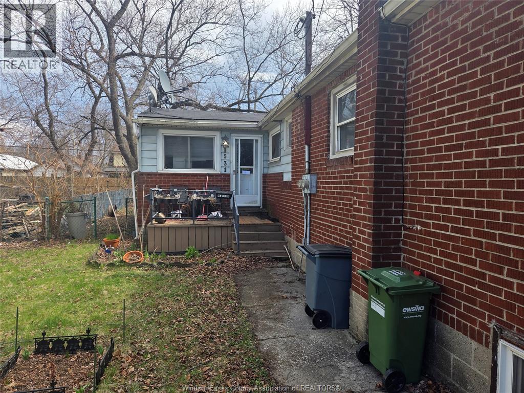 3531 Peter Street, Windsor — photograph 3