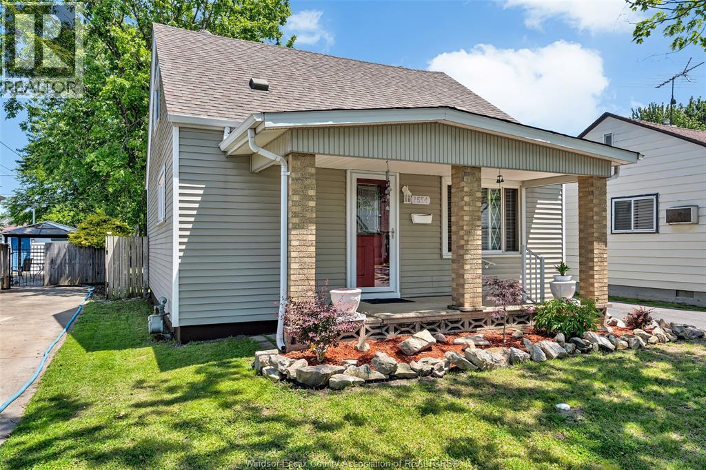 1554 Aubin, Windsor — photograph 3