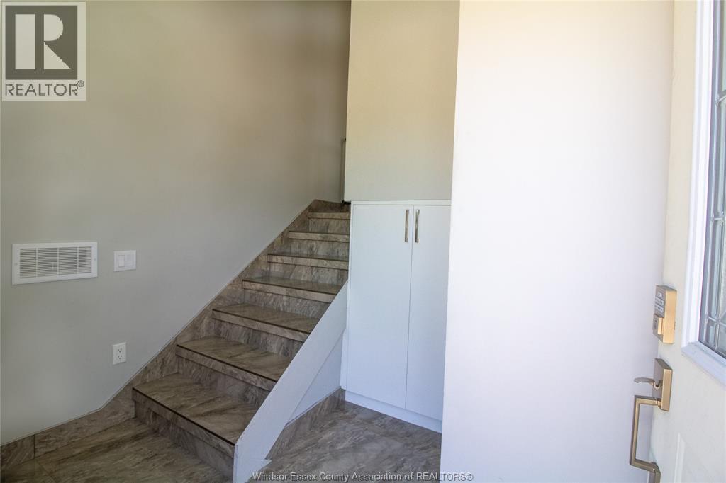 57 Windwood Drive, Leamington — photograph 2