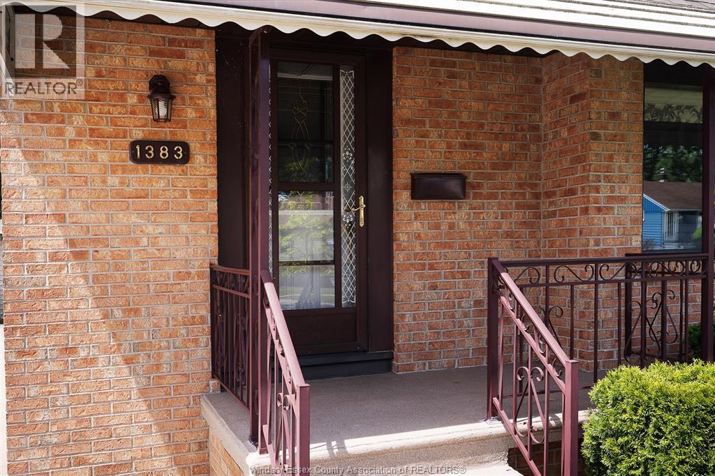 1383 Tourangeau, Windsor — photograph 2
