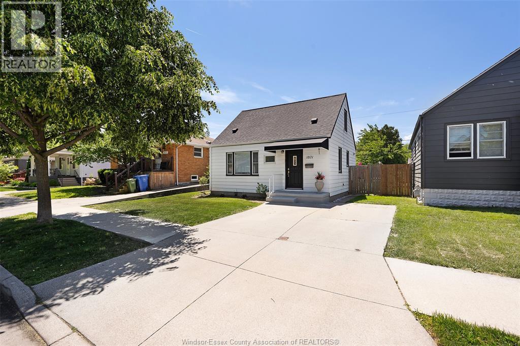 Single Family — 1071 Fairview Boulevard, Windsor, Ontario