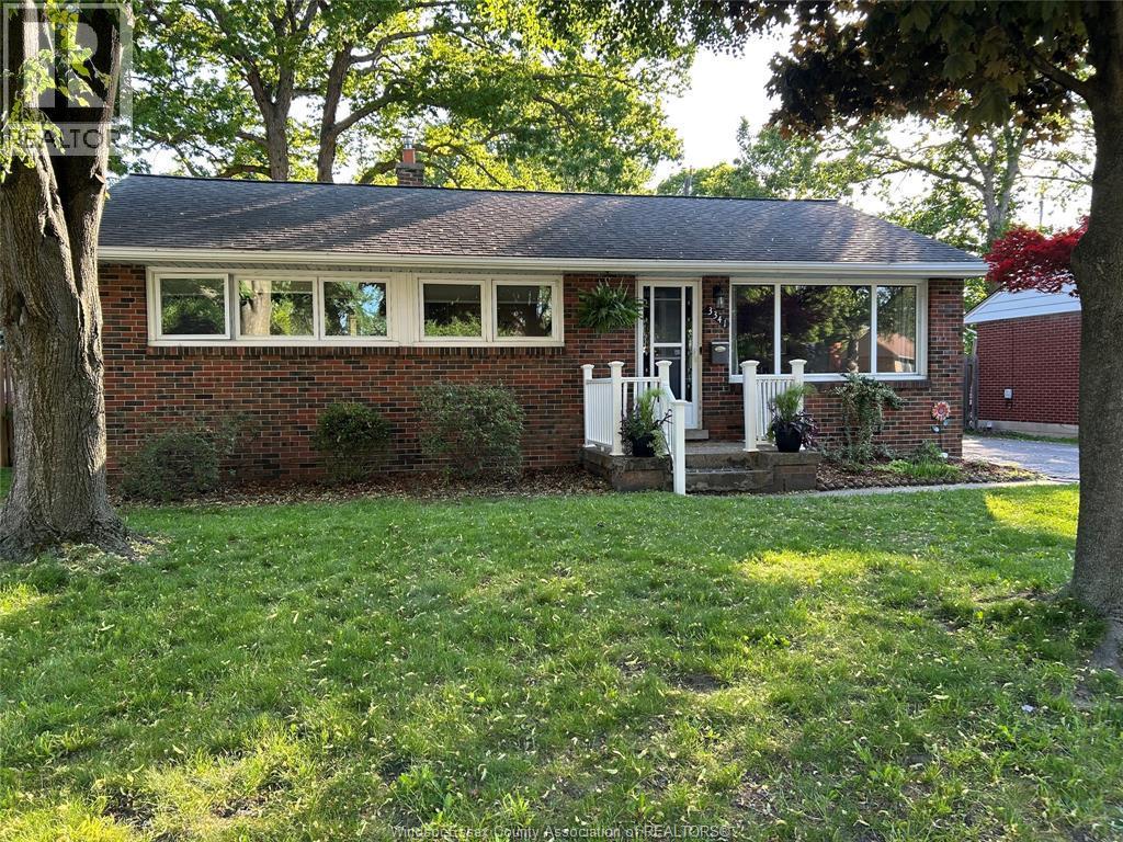 3341 Mark Avenue, Windsor — photograph 2