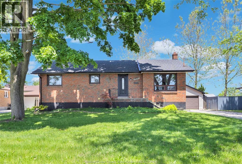 Single Family — 2440 Cousineau, LaSalle, Ontario