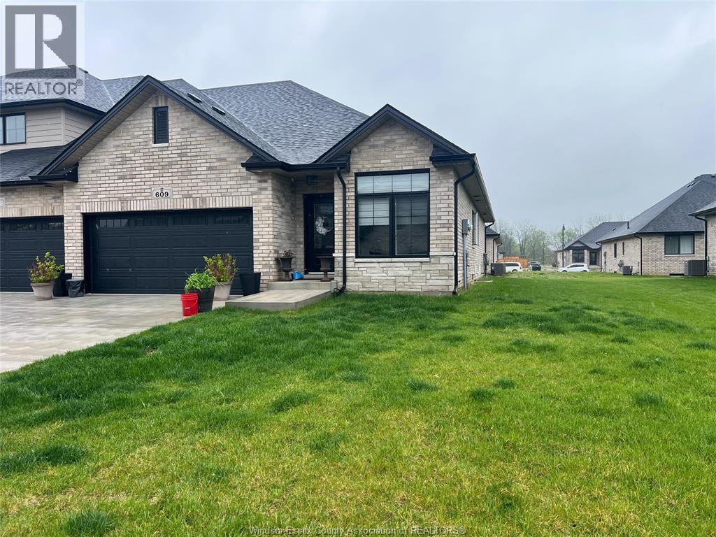 609 Hacket Road, Amherstburg — primary photograph